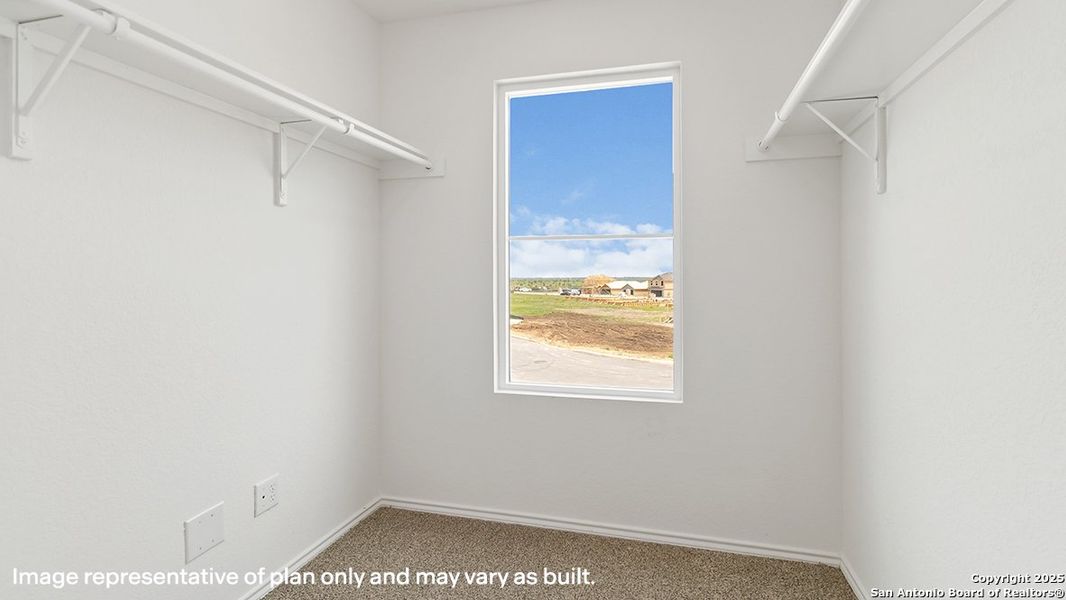 Spacious, unfurnished interior of a new home in Lucero, San Antonio (Image 21).