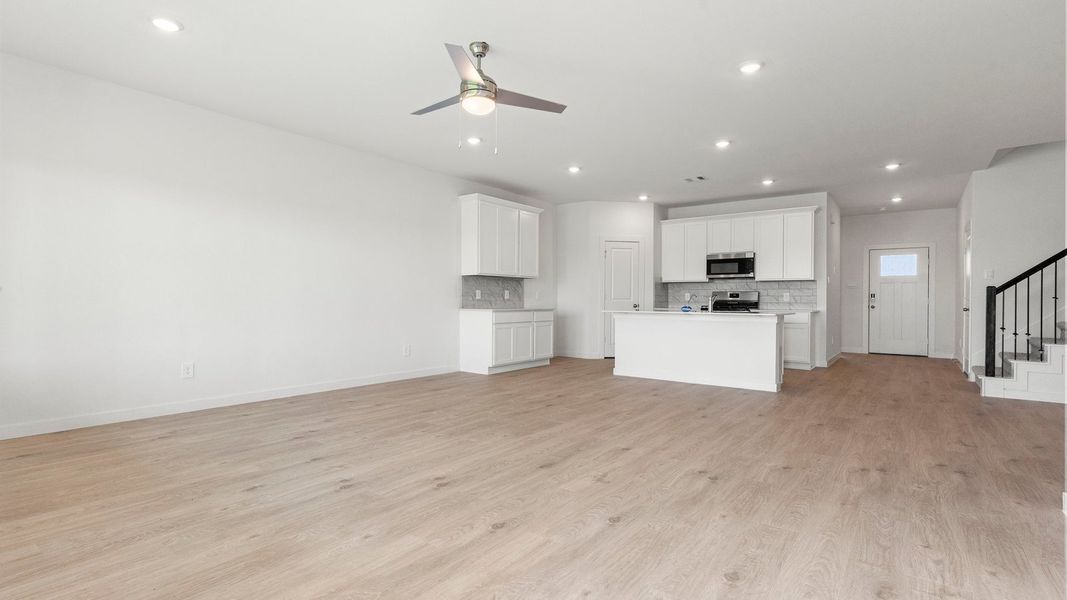 Spacious, unfurnished interior of a new home in Tamarron, Fulshear (Image 42). Spacious, unfurnished interior of a new home in Tamarron, Fulshear (Image 42).