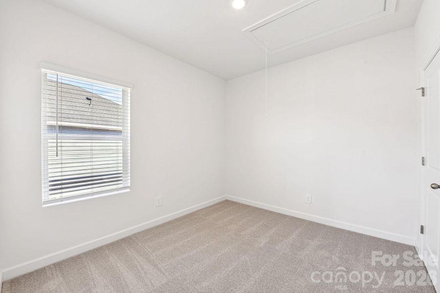 Spacious, unfurnished interior of a new home in Brighton Springs, York (Image 21).