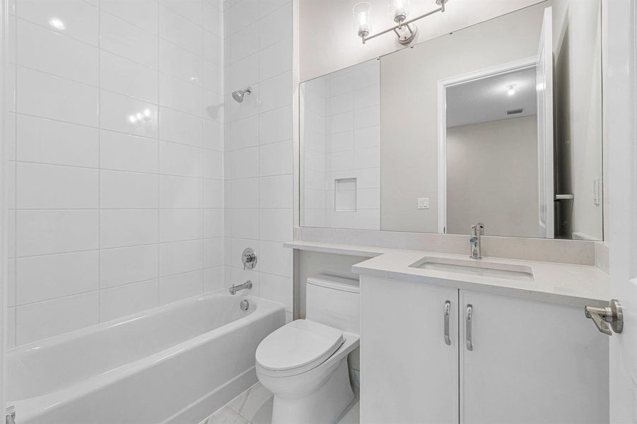 En Suite Bath