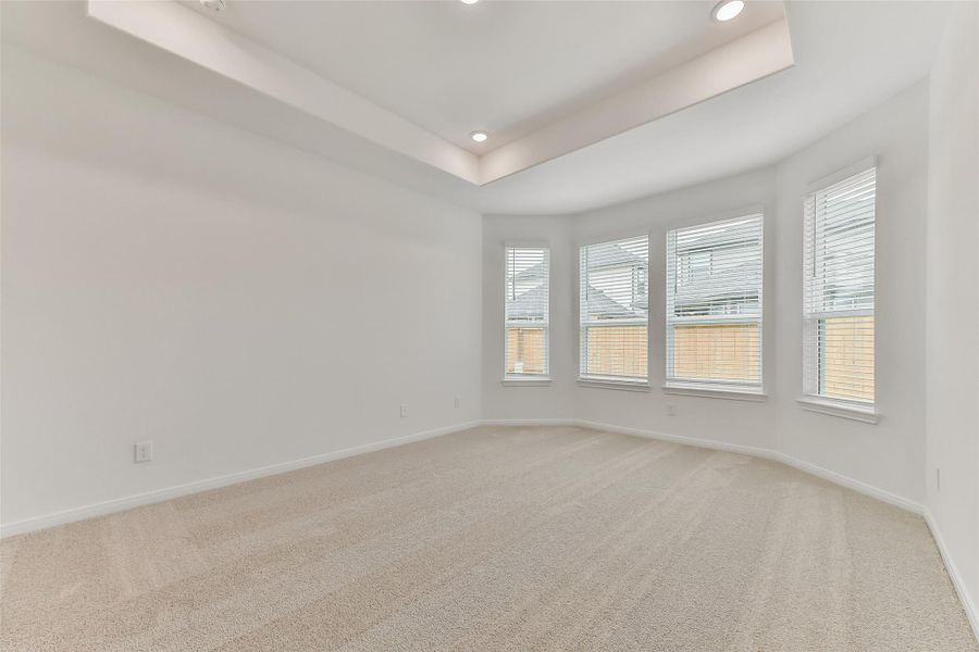 Spacious, unfurnished interior of a new home in Anderson Lake, Houston (Image 15).