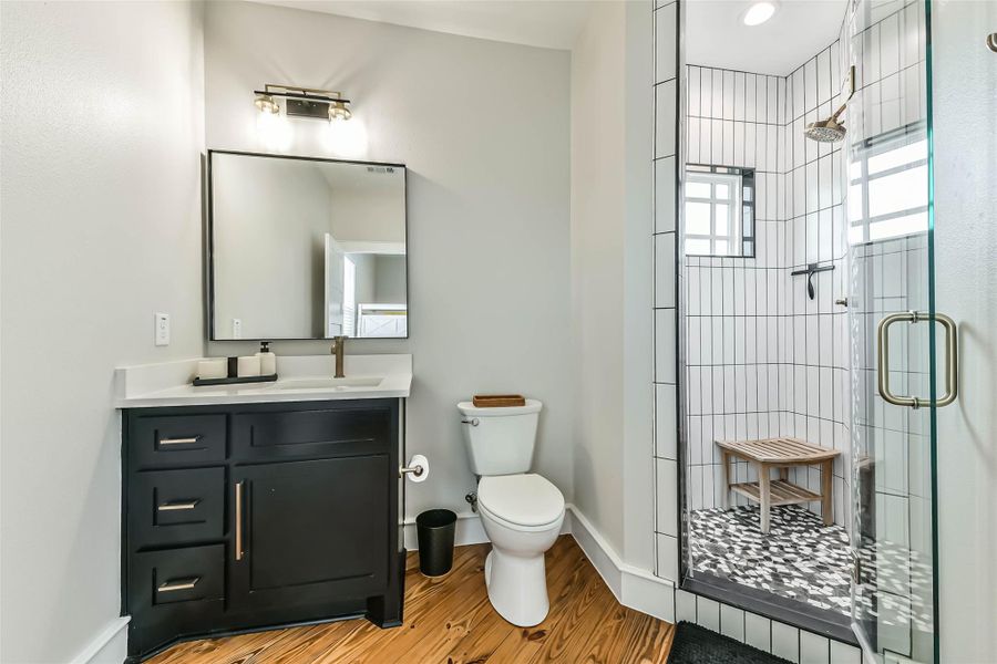 Furnished interior view inside a new home in , Galveston (Image 19).