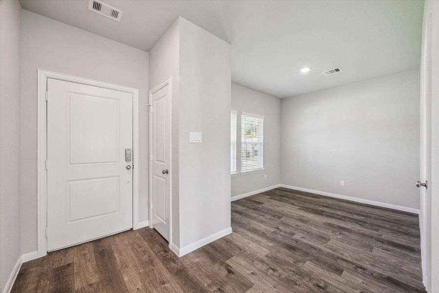 Spacious, unfurnished interior of a new home in , Texas City (Image 13). Spacious, unfurnished interior of a new home in , Texas City (Image 13).