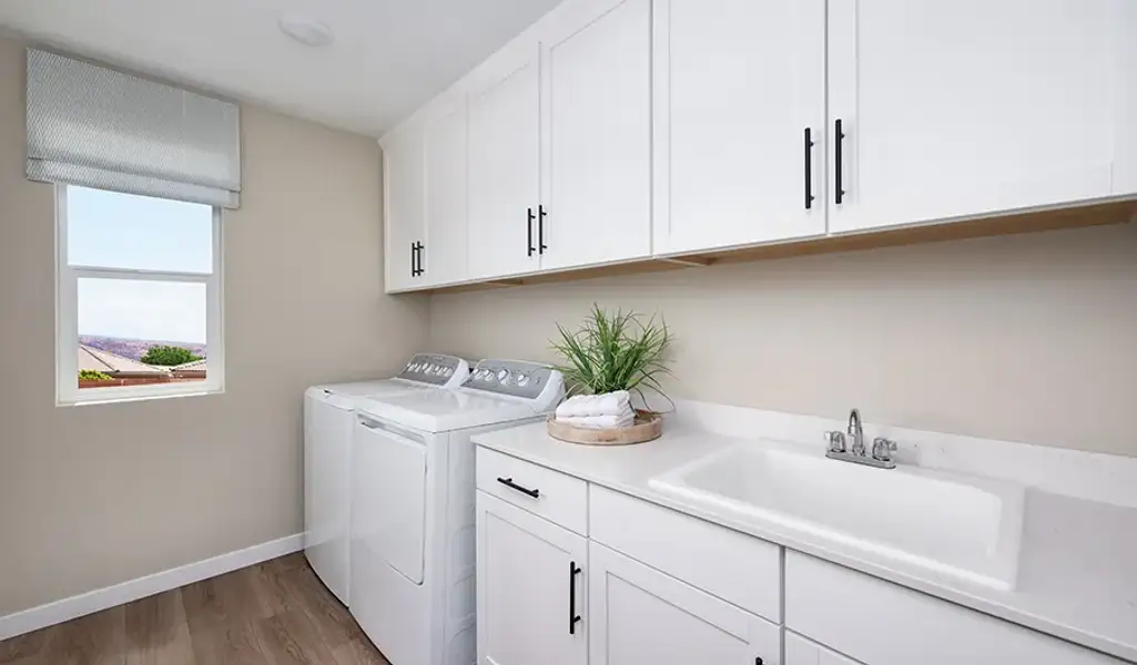 Yorktown-Q725-ABQ Laundry Room