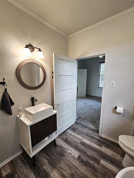 Furnished interior view inside a new home in , Groesbeck (Image 14).