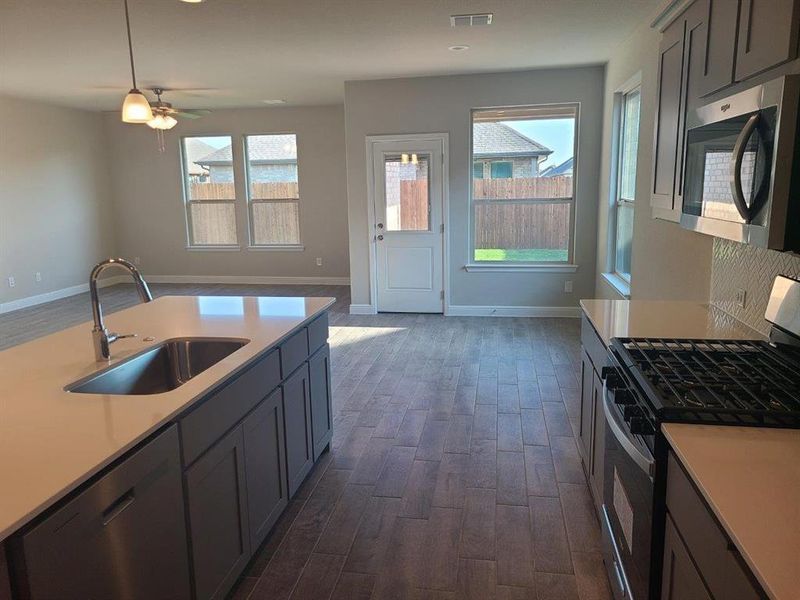 Kitchen & Dining area