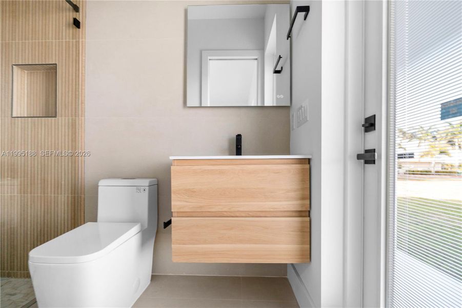 Furnished interior view inside a new home in , Cape Coral (Image 12).