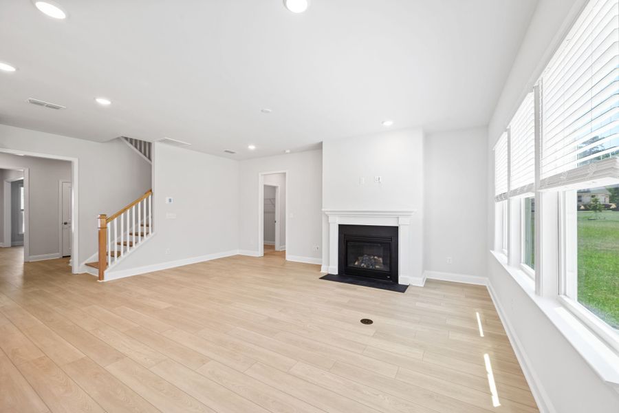 Spacious, unfurnished interior of a new home in Oakleaf Chase, Blythewood (Image 33). Spacious, unfurnished interior of a new home in Oakleaf Chase, Blythewood (Image 33).