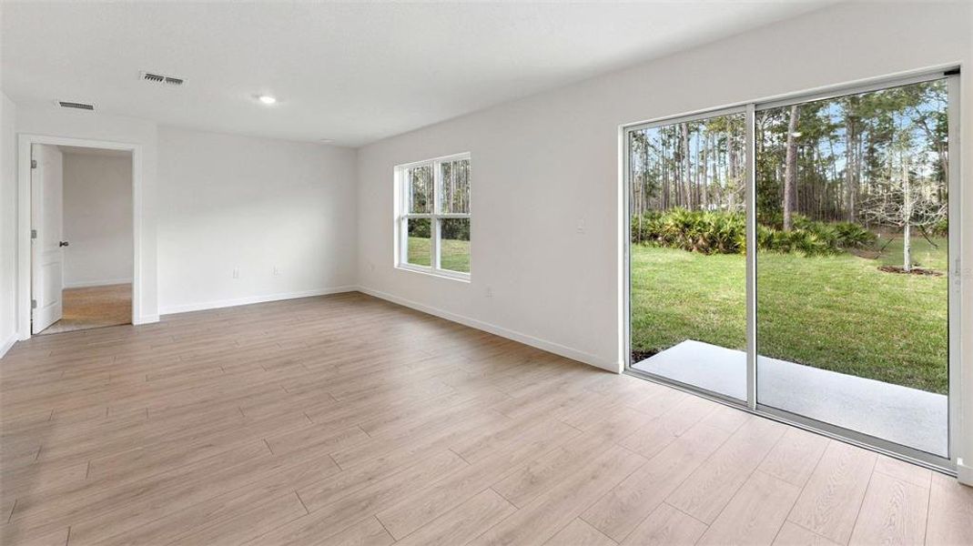 Spacious, unfurnished interior of a new home in Gardenside at Ormond Station, Ormond Beach (Image 16). Spacious, unfurnished interior of a new home in Gardenside at Ormond Station, Ormond Beach (Image 16).