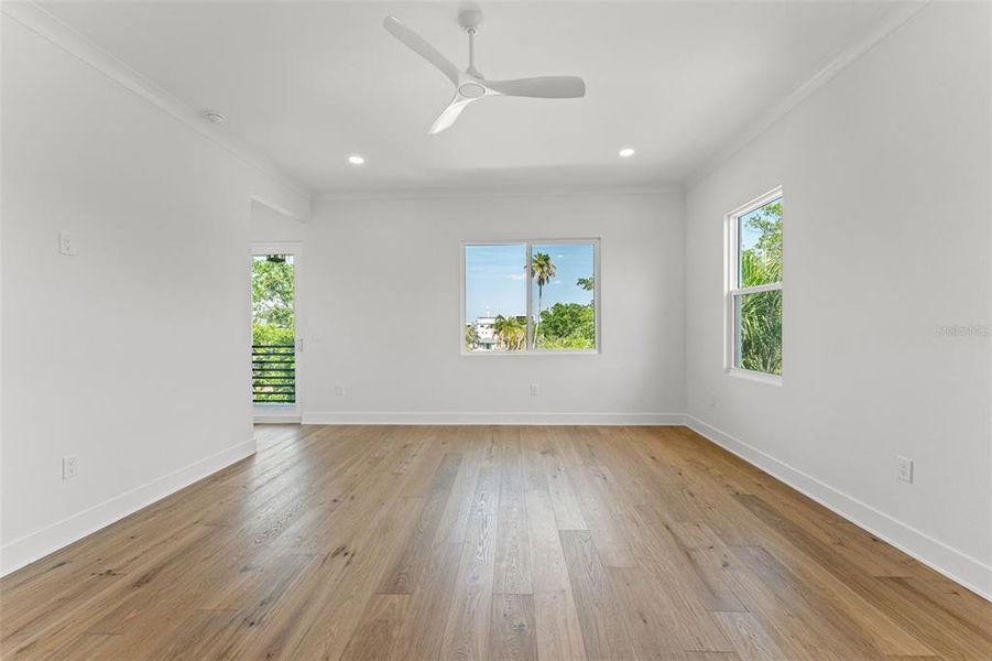 Spacious, unfurnished interior of a new home in , Tampa (Image 18).