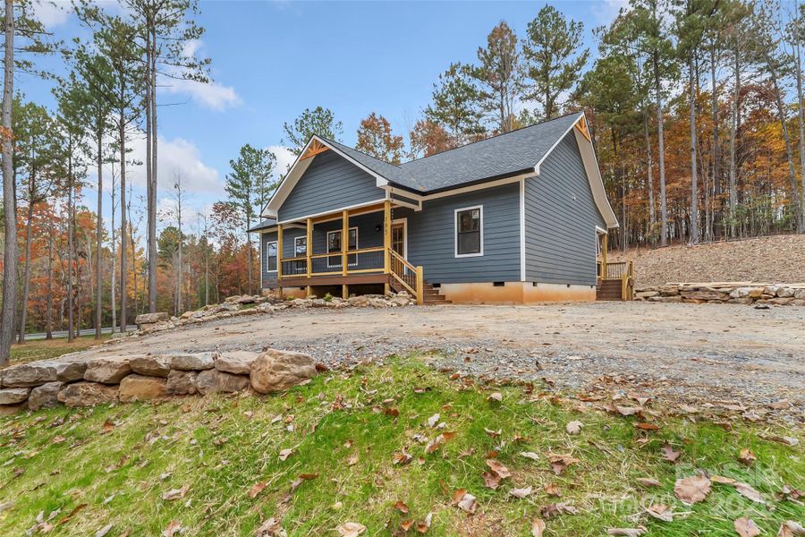 Exterior details and patio area of a home in , Nebo (Image 2).