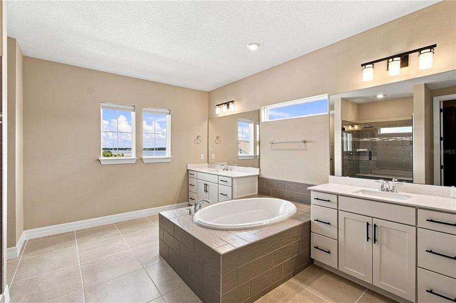 Furnished interior view inside a new home in , Winter Garden (Image 19).