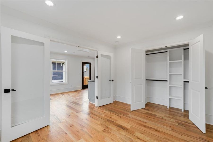 Spacious, unfurnished interior of a new home in , Atlanta (Image 61).