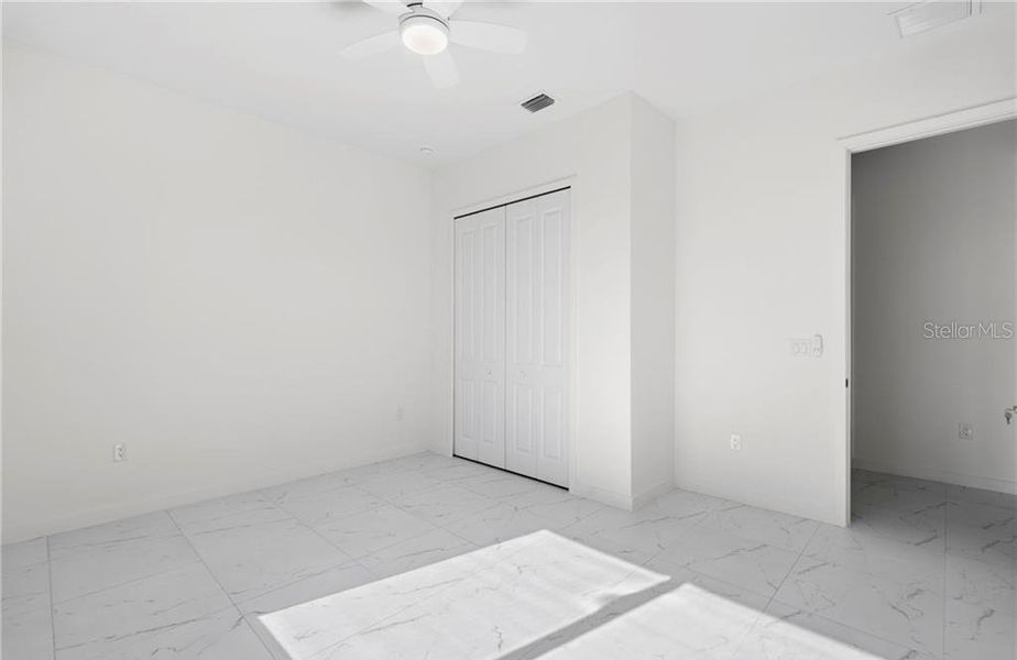 Spacious, unfurnished interior of a new home in , Cape Coral (Image 25).