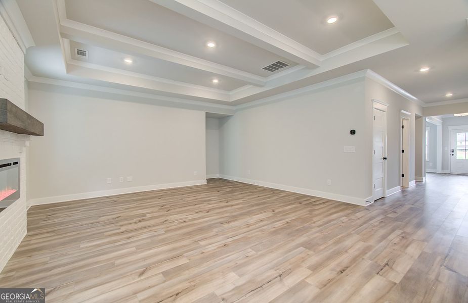 Spacious, unfurnished interior of a new home in Ponderosa Farms Reserve, Gainesville (Image 23).