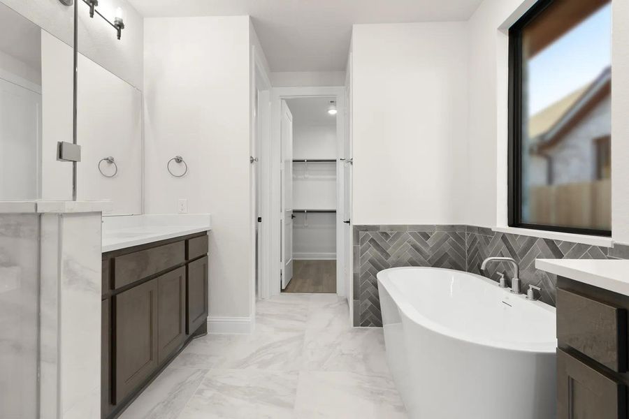 Bellaire A Primary bath