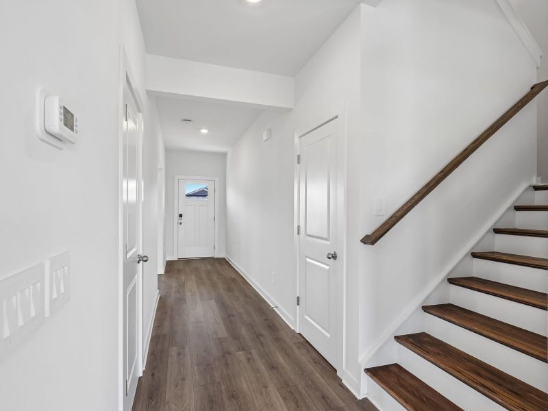 Spacious, unfurnished interior of a new home in Avery Farms - Legacy Series, Murfreesboro (Image 8).