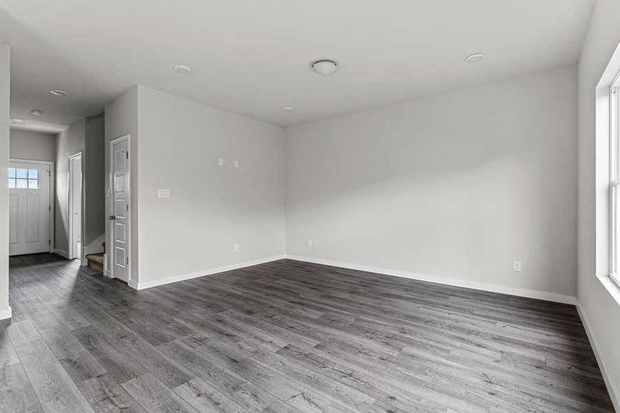 Spacious, unfurnished interior of a new home in Trails of Fossil Creek, Fort Worth (Image 11).