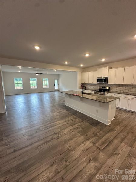 Spacious, unfurnished interior of a new home in Cardiff Glyn, Catawba (Image 9). Spacious, unfurnished interior of a new home in Cardiff Glyn, Catawba (Image 9).