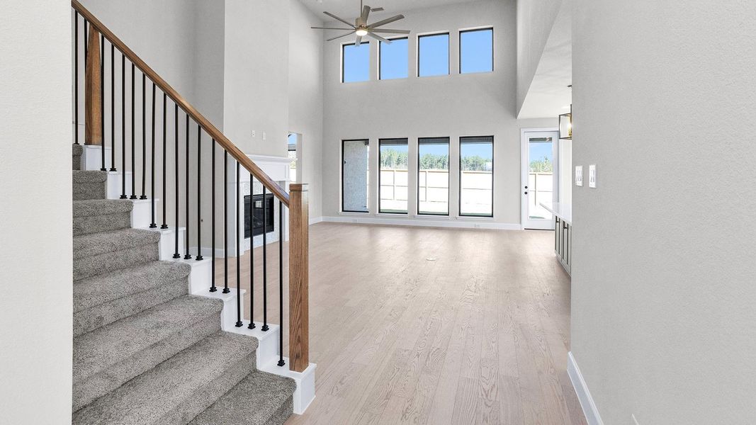 Spacious, unfurnished interior of a new home in Escondido 80', Magnolia (Image 12).