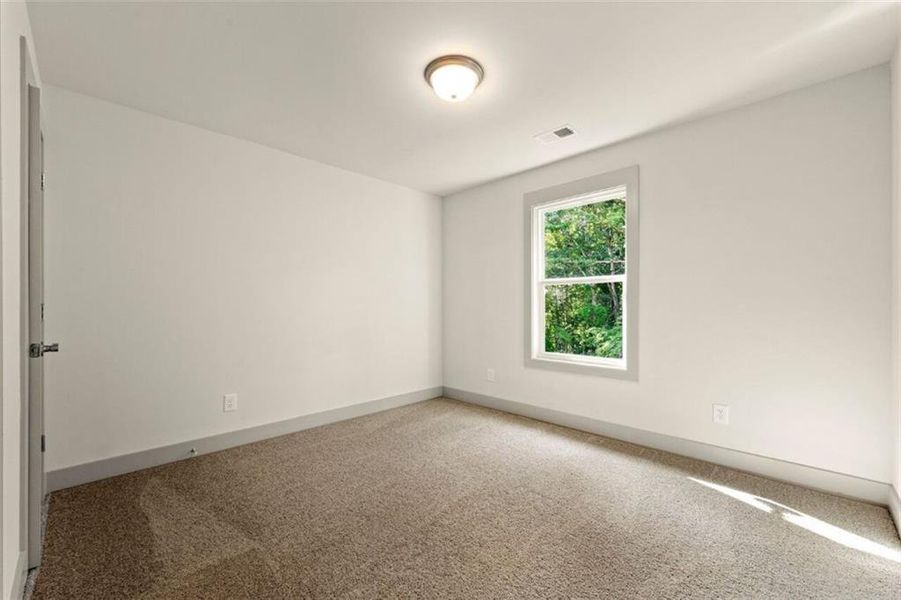 Spacious, unfurnished interior of a new home in Steeplechase, Hoschton (Image 16).