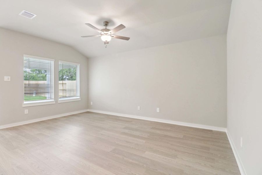 Spacious, unfurnished interior of a new home in Massey Oaks - Premier Series, Pearland (Image 22).