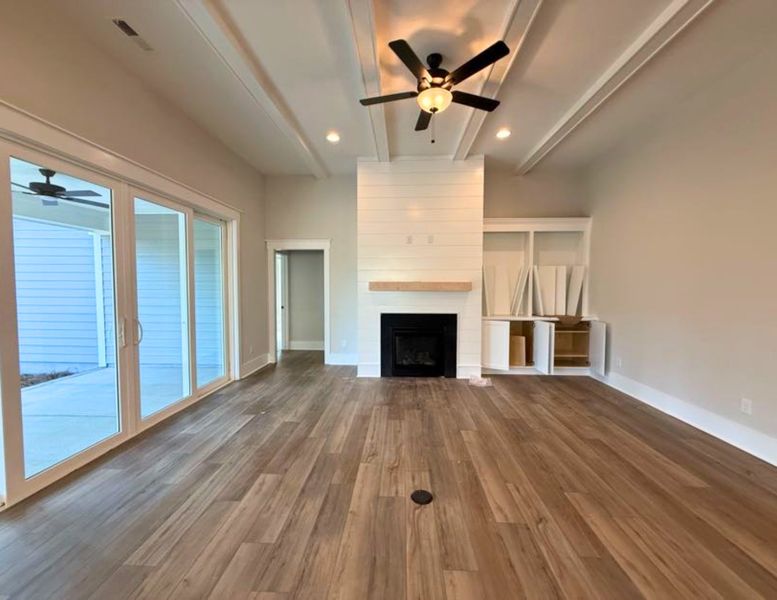Spacious, unfurnished interior of a new home in Riverside Cove, Wilmington (Image 11).