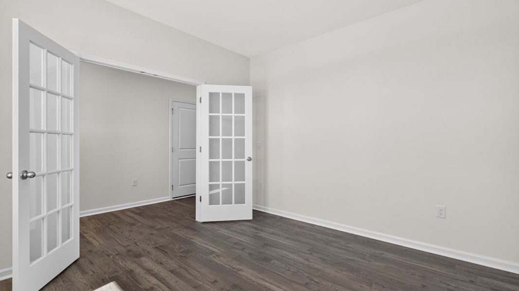 Spacious, unfurnished interior of a new home in Martin Farms, Aberdeen (Image 13).