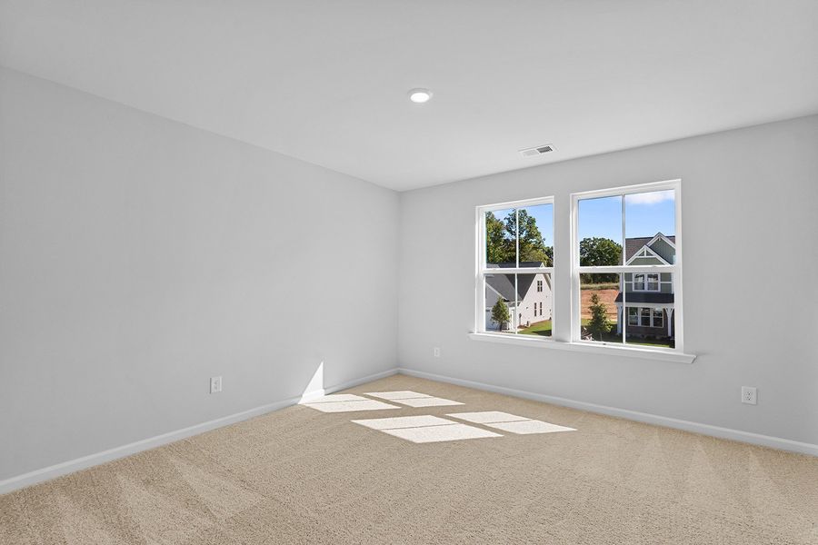Spacious, unfurnished interior of a new home in Fieldstone, Lexington (Image 33).