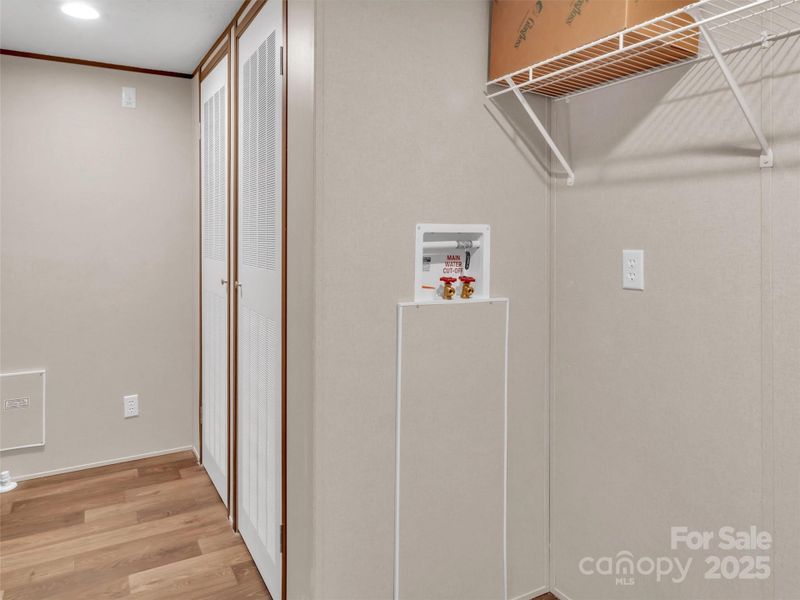 Spacious, unfurnished interior of a new home in , Waynesville (Image 23).