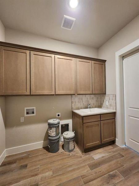 Furnished interior view inside a new home in Rocky Top, Krum (Image 8).