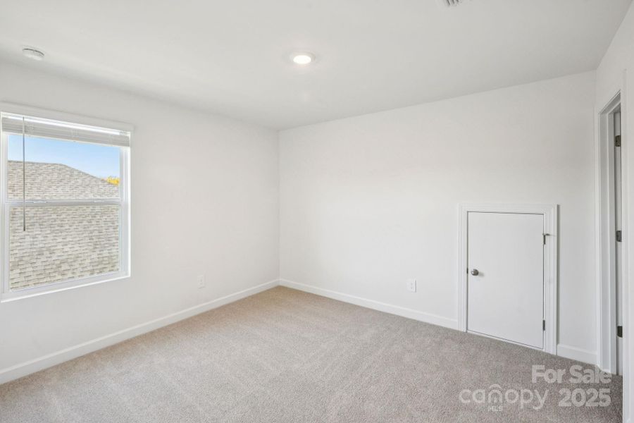 Spacious, unfurnished interior of a new home in Oxford Station, Salisbury (Image 17).