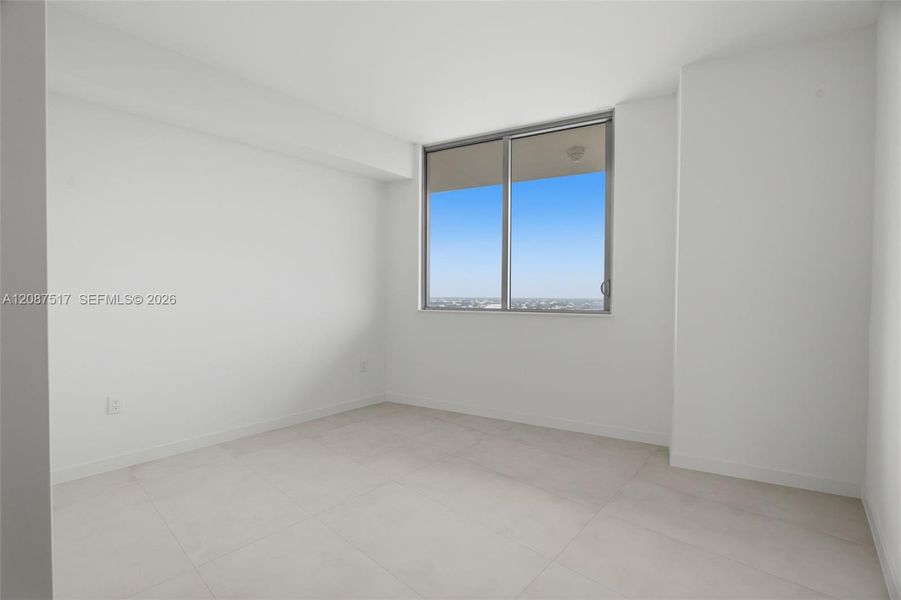 Spacious, unfurnished interior of a new home in , Miami (Image 66).