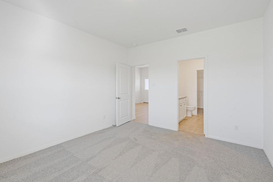 Spacious, unfurnished interior of a new home in Canyon Ranch, Jarrell (Image 6). Spacious, unfurnished interior of a new home in Canyon Ranch, Jarrell (Image 6).