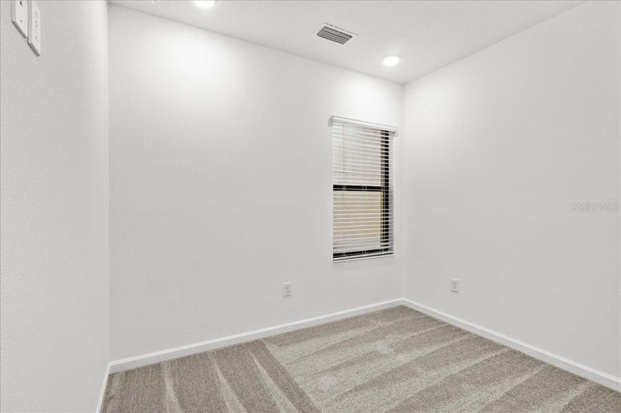 Spacious, unfurnished interior of a new home in , Orlando (Image 34).