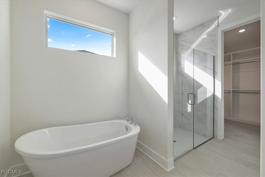 Furnished interior view inside a new home in Cape Coral, Cape Coral (Image 10).