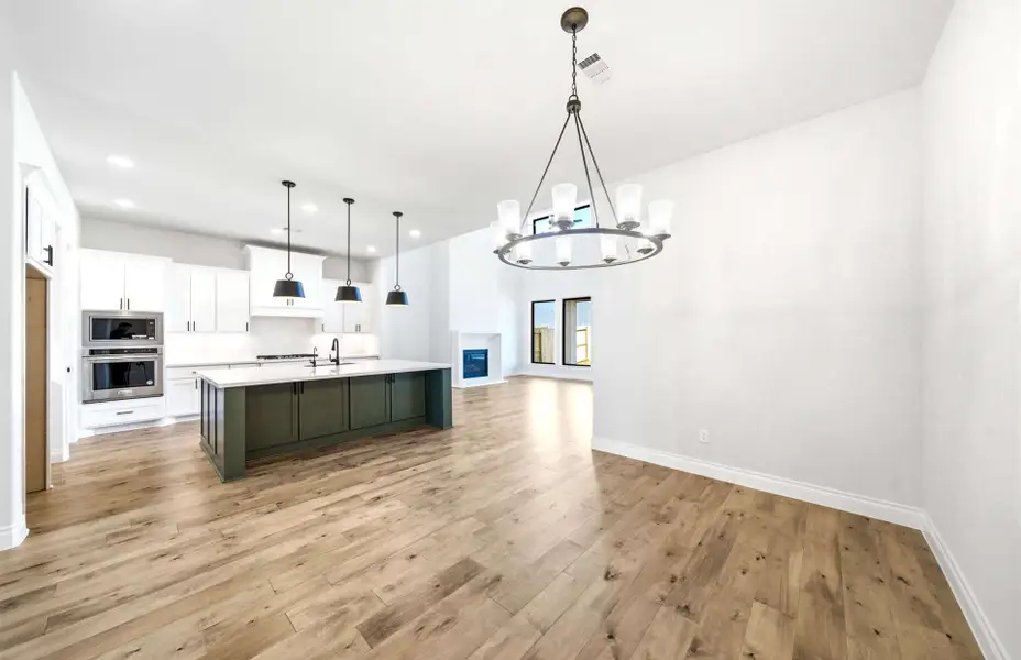 Spacious, unfurnished interior of a new home in The Highlands 55′, Porter (Image 24).