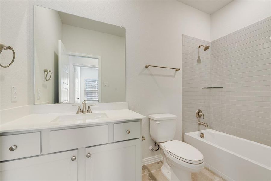 Furnished interior view inside a new home in Walden Pond, Forney (Image 10).