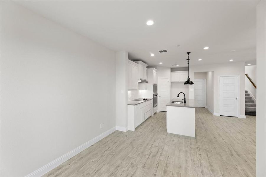 670 Sandiford-Dining-2 670 Sandiford-Dining-2