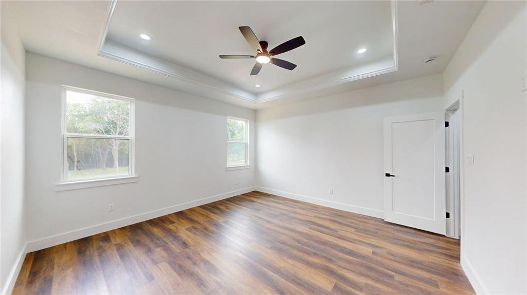 Spacious, unfurnished interior of a new home in , Cleburne (Image 22).