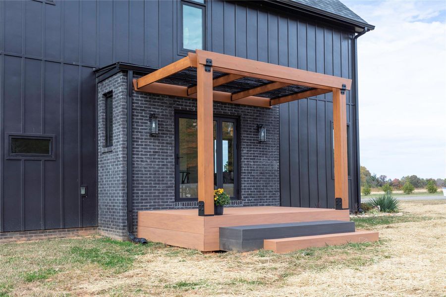 New cedar pergola for shade New cedar pergola for shade