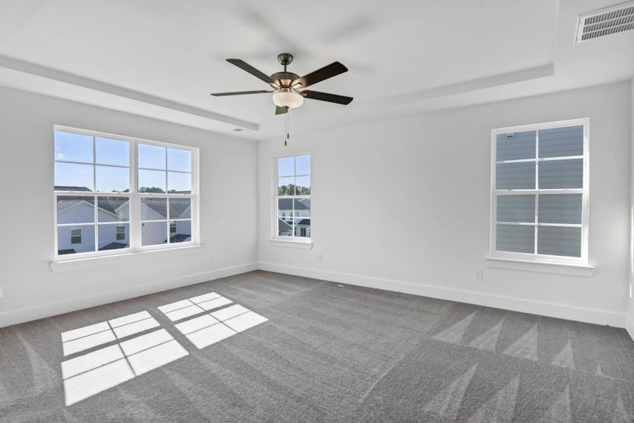 Spacious, unfurnished interior of a new home in Ashton Lakes, Lexington (Image 26).