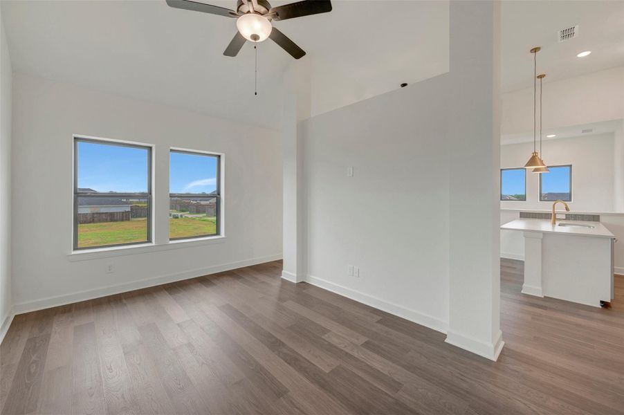 Spacious, unfurnished interior of a new home in Riceland - Enclave Row Collection, Mont Belvieu (Image 19).