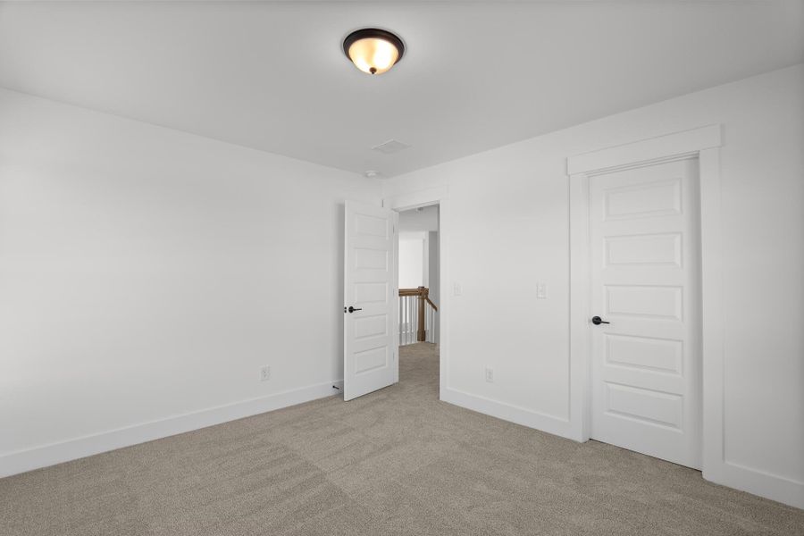 Spacious, unfurnished interior of a new home in Hancock Farms, Aiken (Image 45).