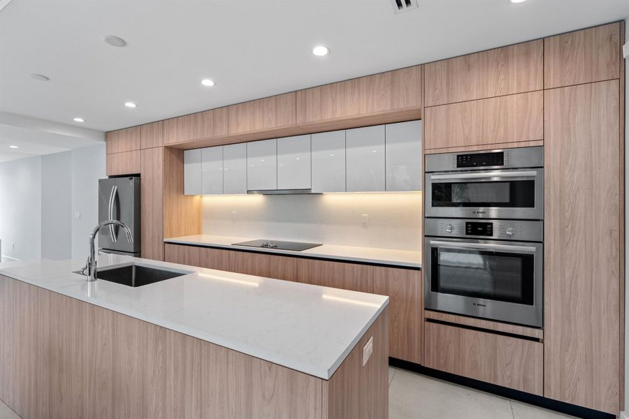 KITCHEN_RIGHT_LOOKING_IN_DT