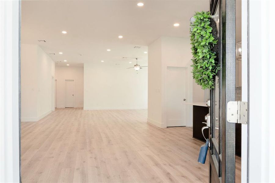 Spacious, unfurnished interior of a new home in , Bridgeport (Image 31).