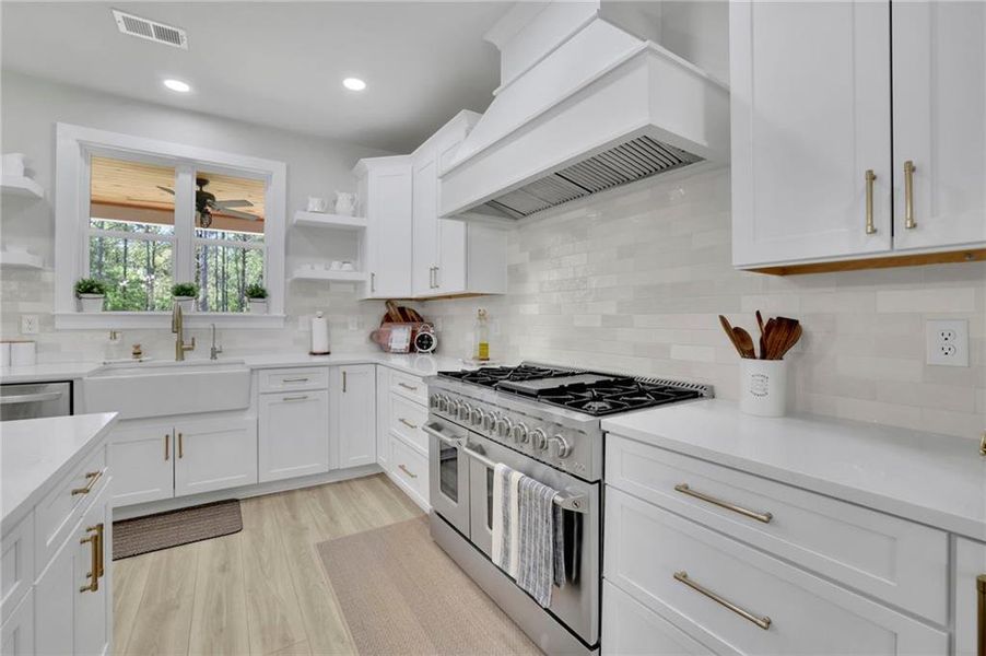 Furnished interior view inside a new home in , Monroe (Image 46).