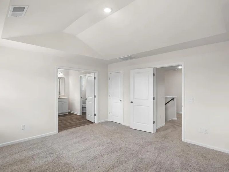 Spacious, unfurnished interior of a new home in Providence Station at Trolley Run, Aiken (Image 15).