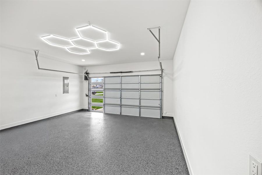 Spacious, unfurnished interior of a new home in , Dayton (Image 29).