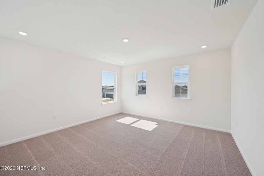 Spacious, unfurnished interior of a new home in Panther Creek, Jacksonville (Image 21).